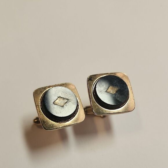 Gold and Black Cufflinks - Picture 6 of 8